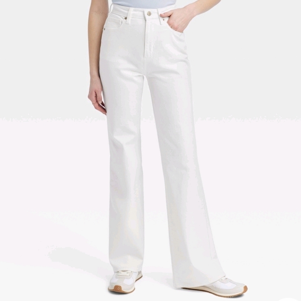 12 SH Women's High-Rise Flare Jeans - Universal Thread White